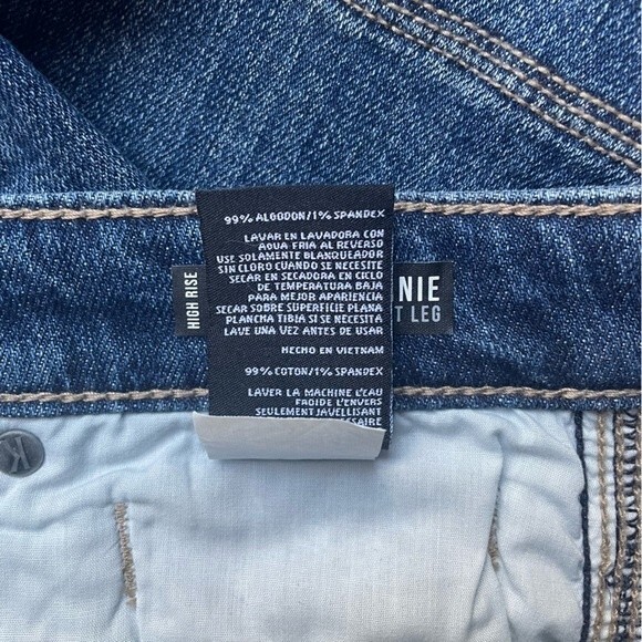 Kut From The Kloth Jeans Annie Mid Rise Cropped Straight Leg Medium Wash Size 4 - Picture 8 of 10